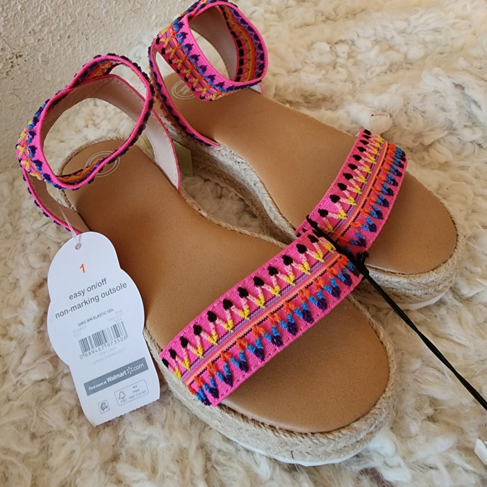 Sandals - Picture 8 of 9
